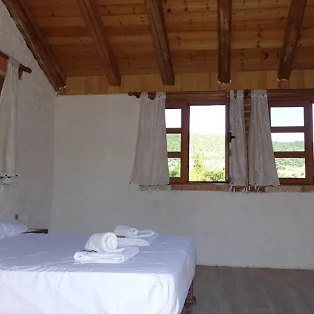 Tradition Vila Lake Side * クサミル